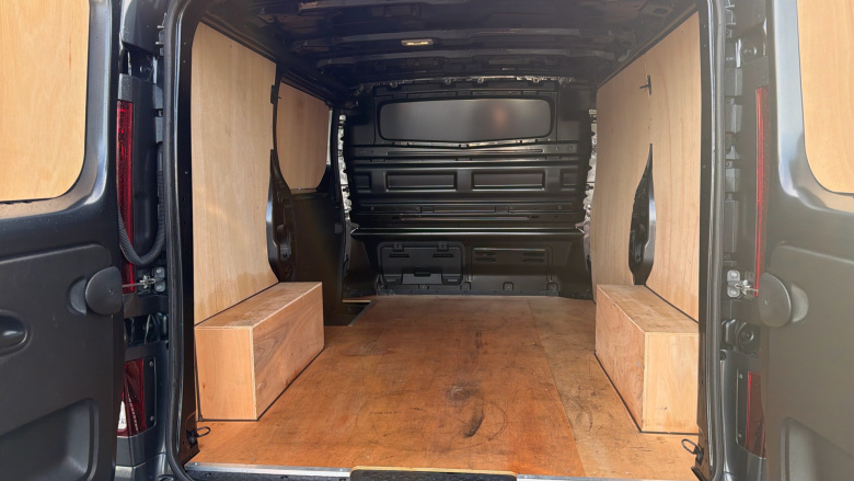 Renault Trafic Swb Diesel SL30 Blue dCi 170 Extra Sport [Safety] Van EDC